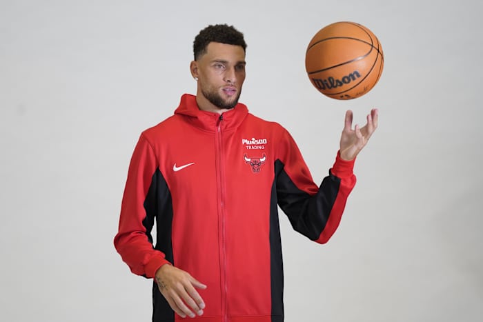 Chicago Bulls guard Zach LaVine (8) during Chicago Bulls Media Day 